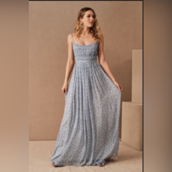 NWT Sachin & Babi Rose Dress size 4 (comes with cape) - Picture 1 of 5